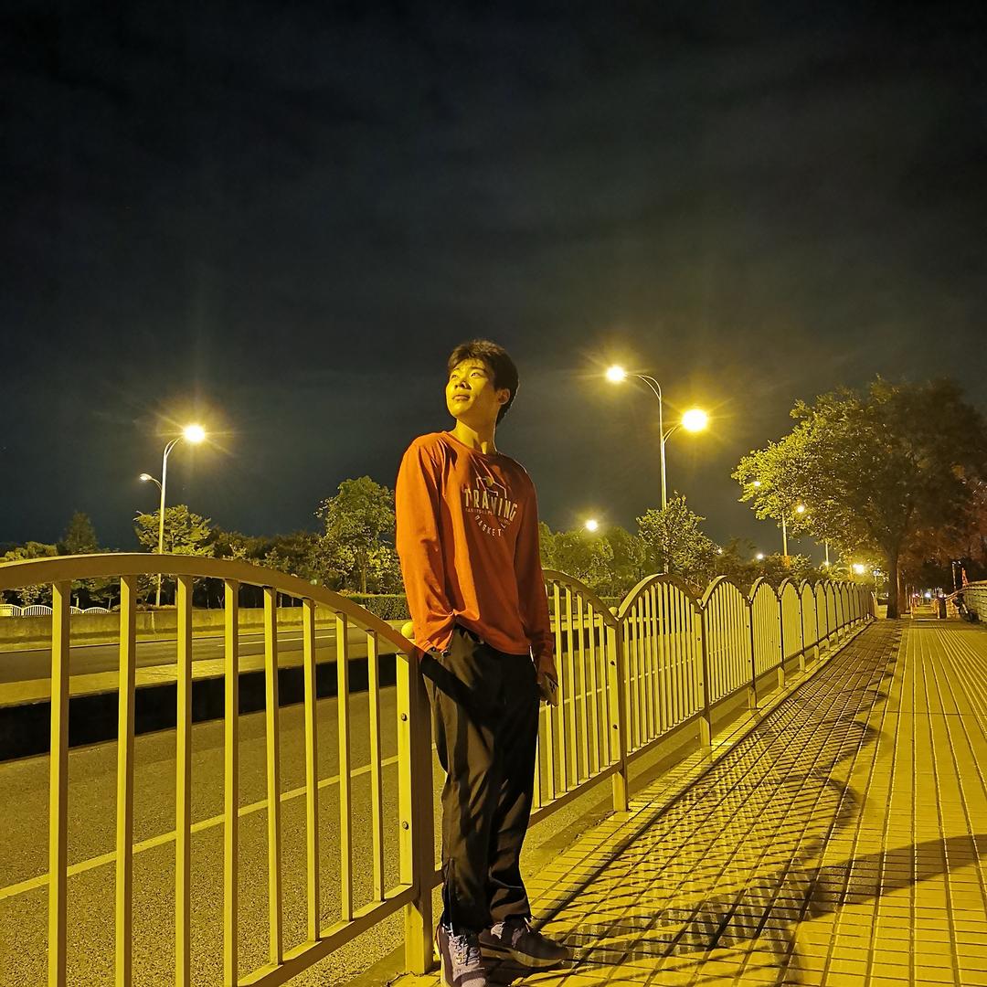 成都反男同协会会长阿鹏