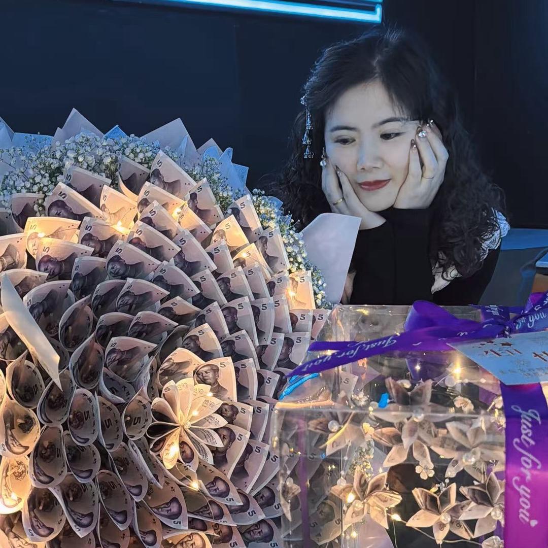 锦鲤🐷💸💸💸