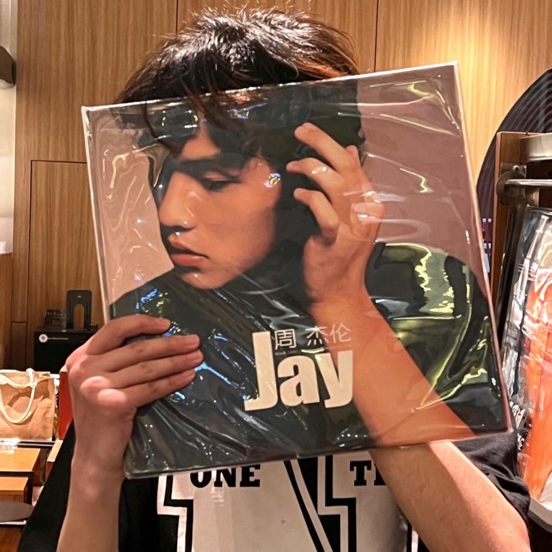 。周杰伦。