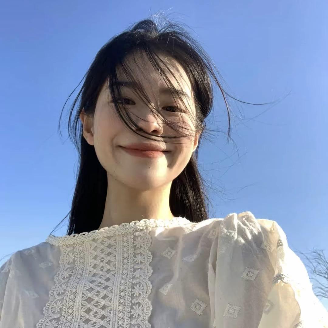 爱吃草莓的甜女士