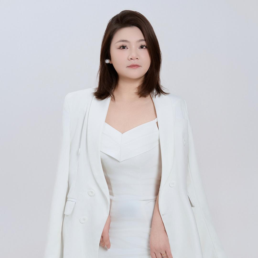 爱美的佳佳