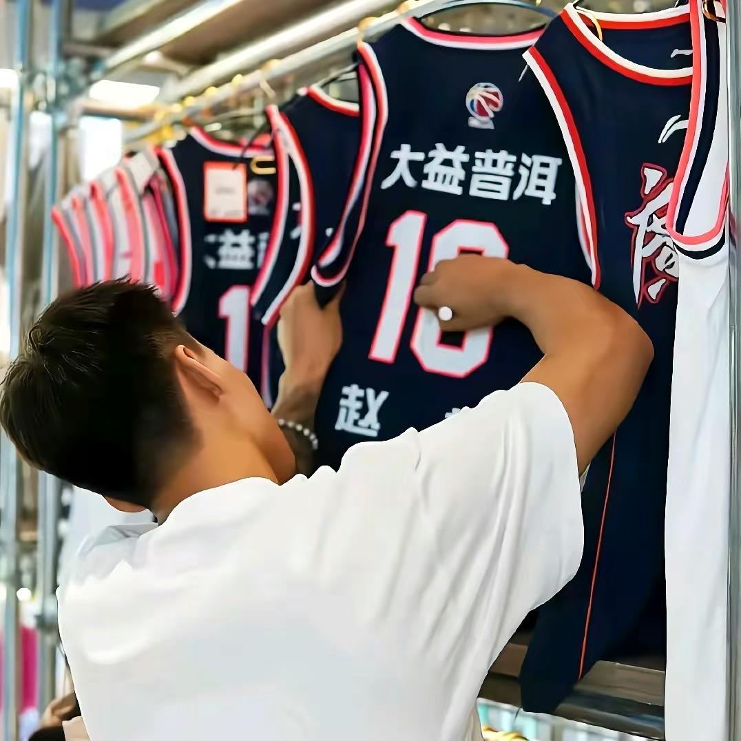 刘波一.