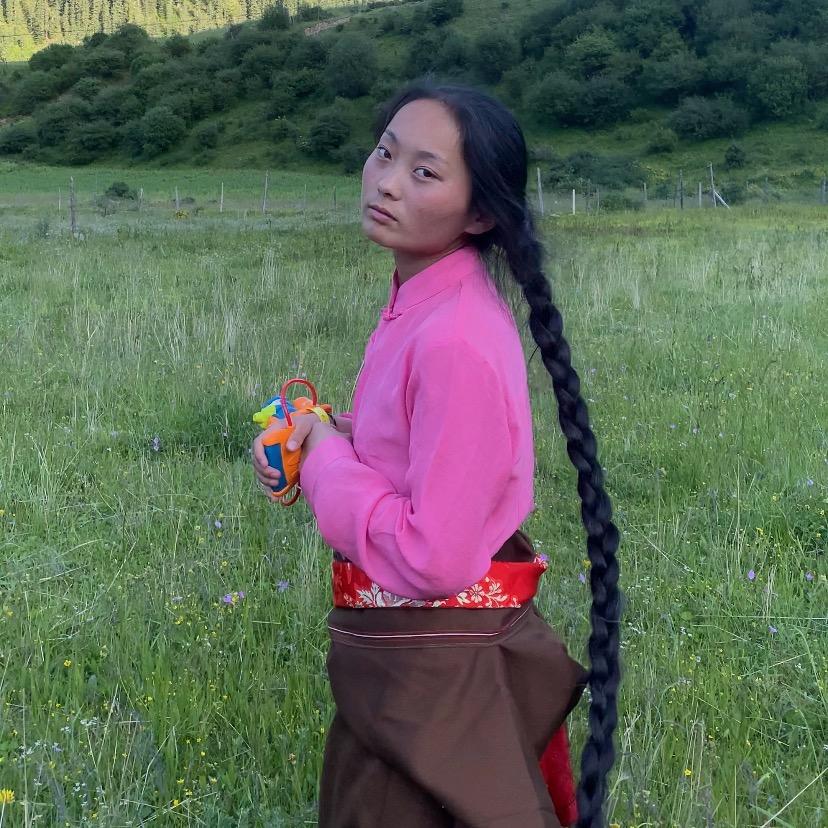 扎根措