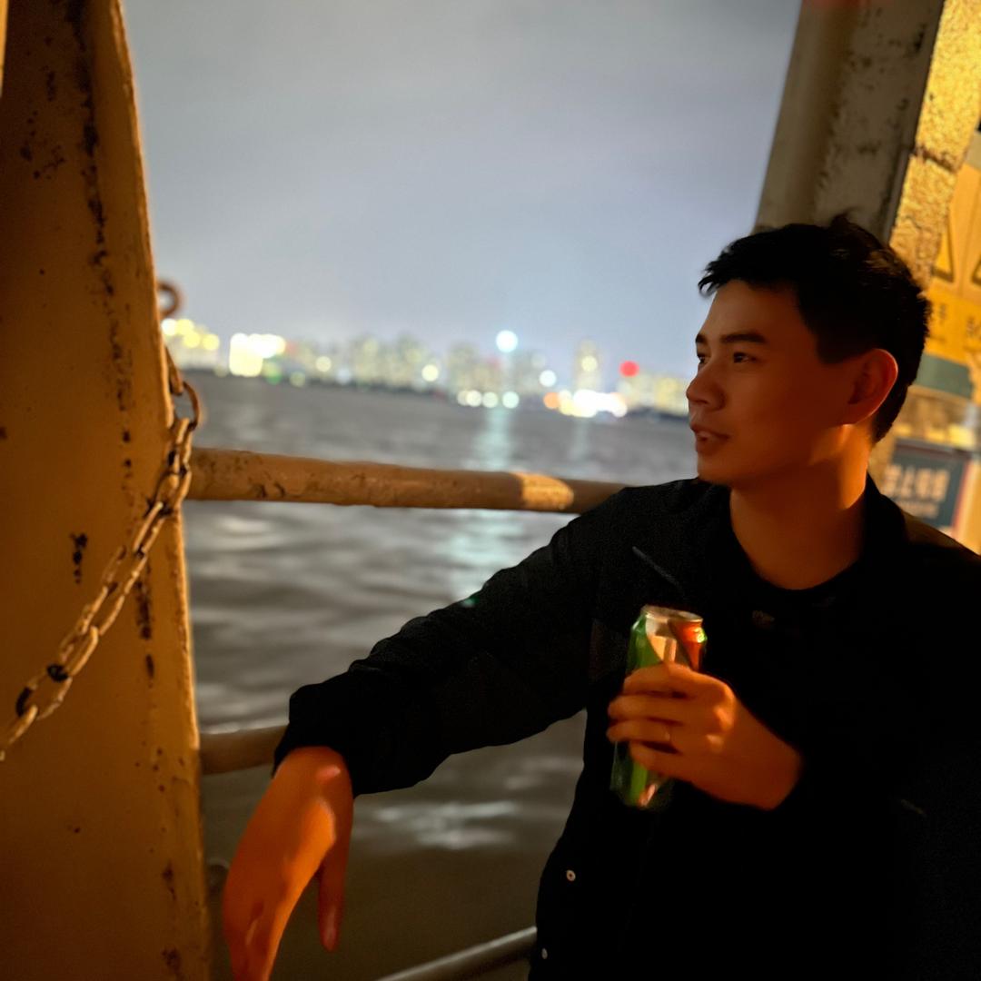 AAA 小强在修手机贴膜