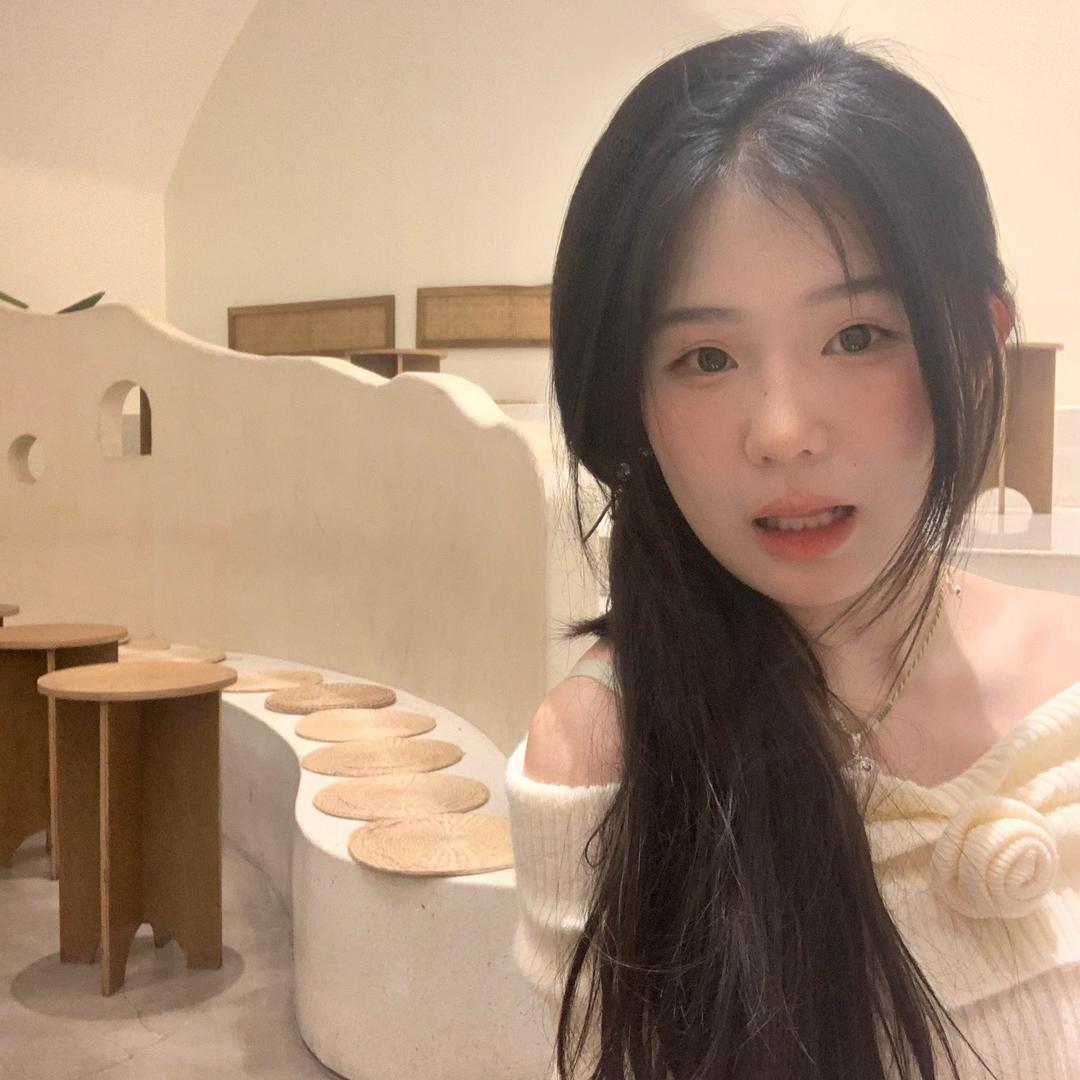 小彤小小彤（努力涨粉版）