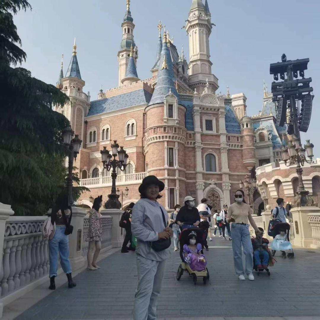 上海迪士尼导游房姐