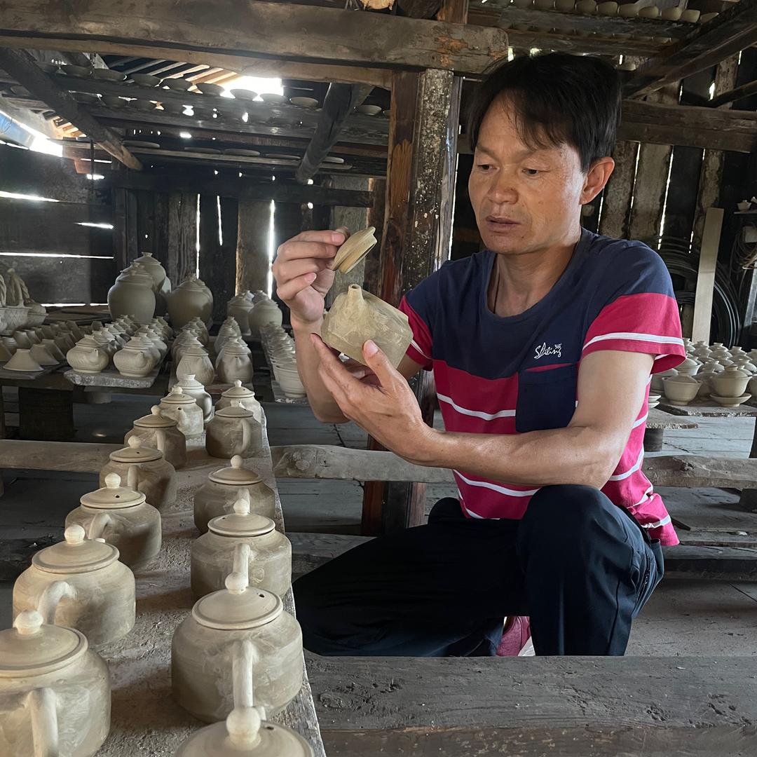 腾冲老陈柴烧陶器店