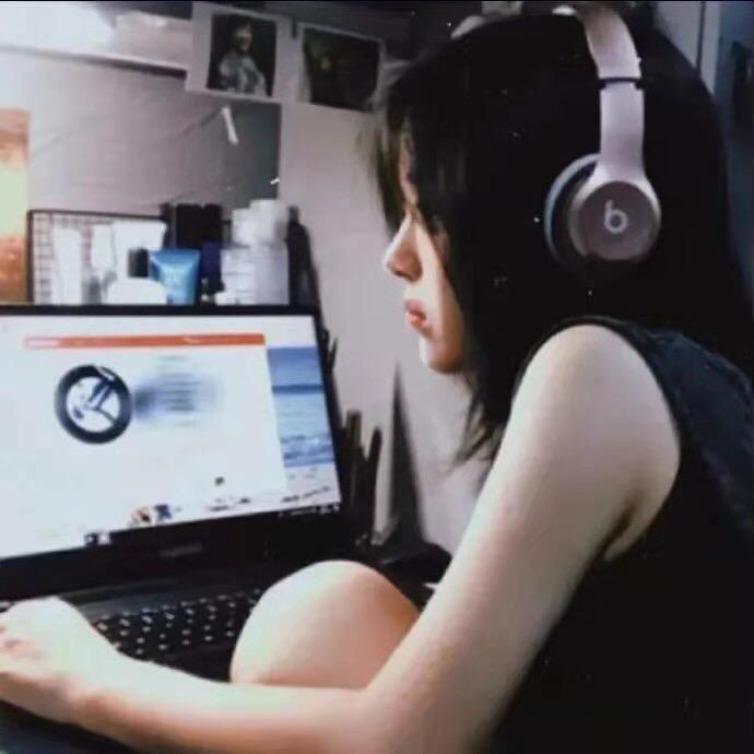 李小洛