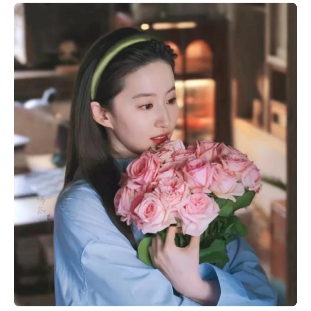 邓小小信息咨询服务部