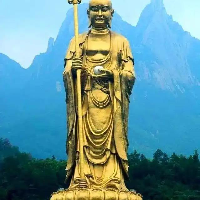 翠韵兴珠宝—-张德
