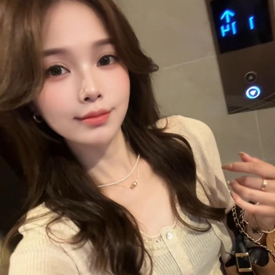 萱萱辰精品服饰（晚上7点开播）@抖音