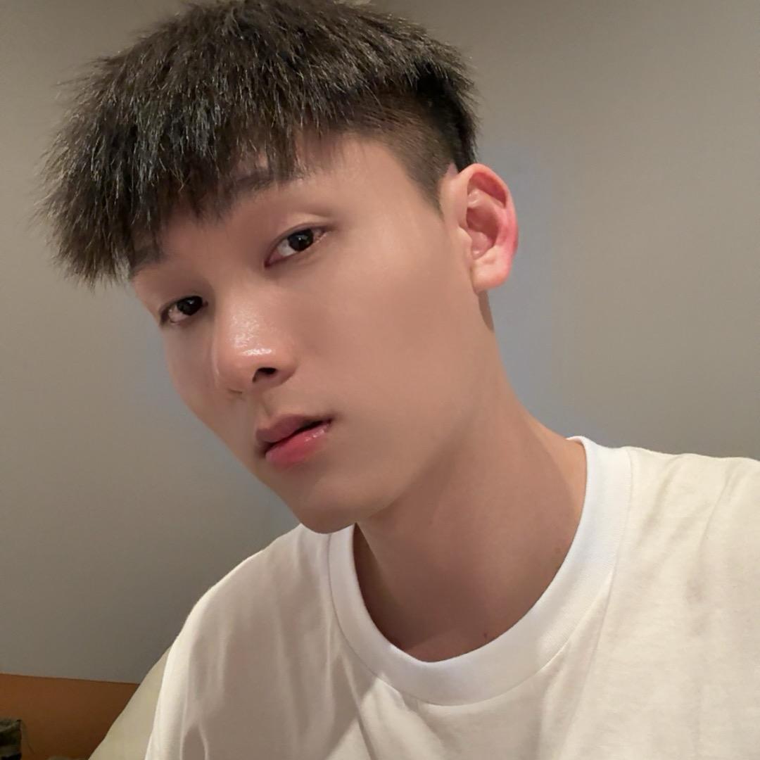 小古弟弟.