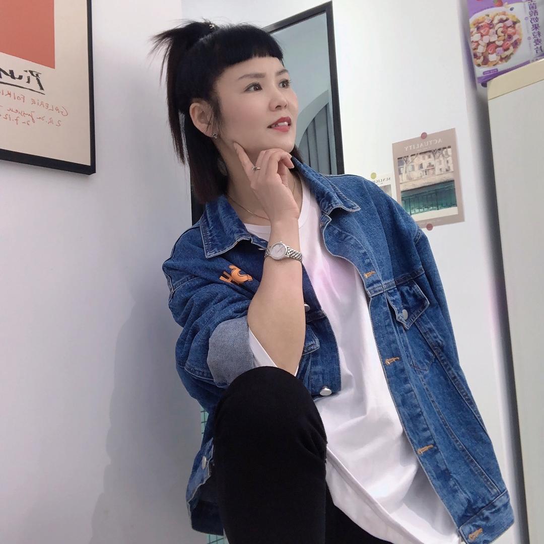 小芬穿搭