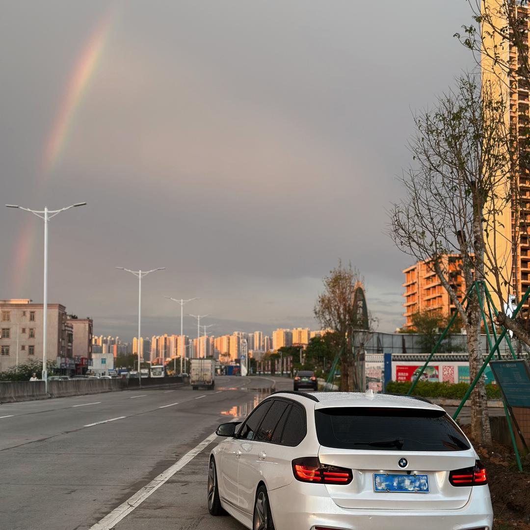小凡玩车.