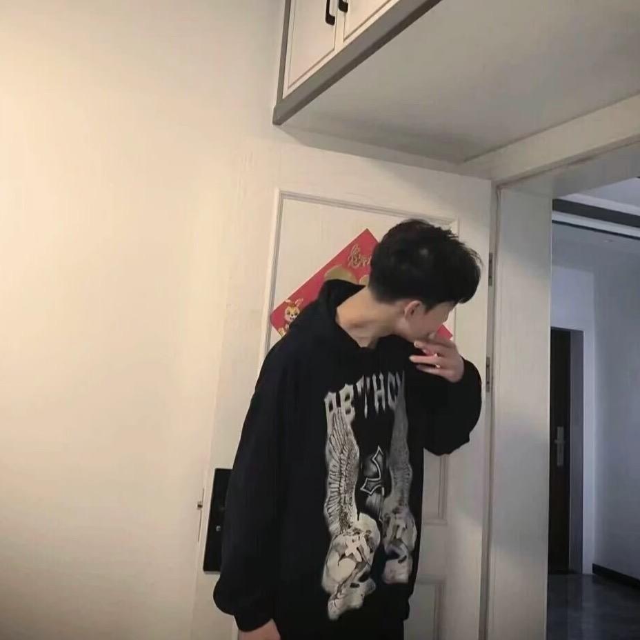 尢晞.