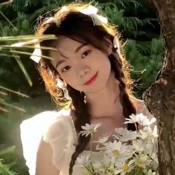 爱吃铜锣烧的叮当猫🍭🌈🌈*🌈