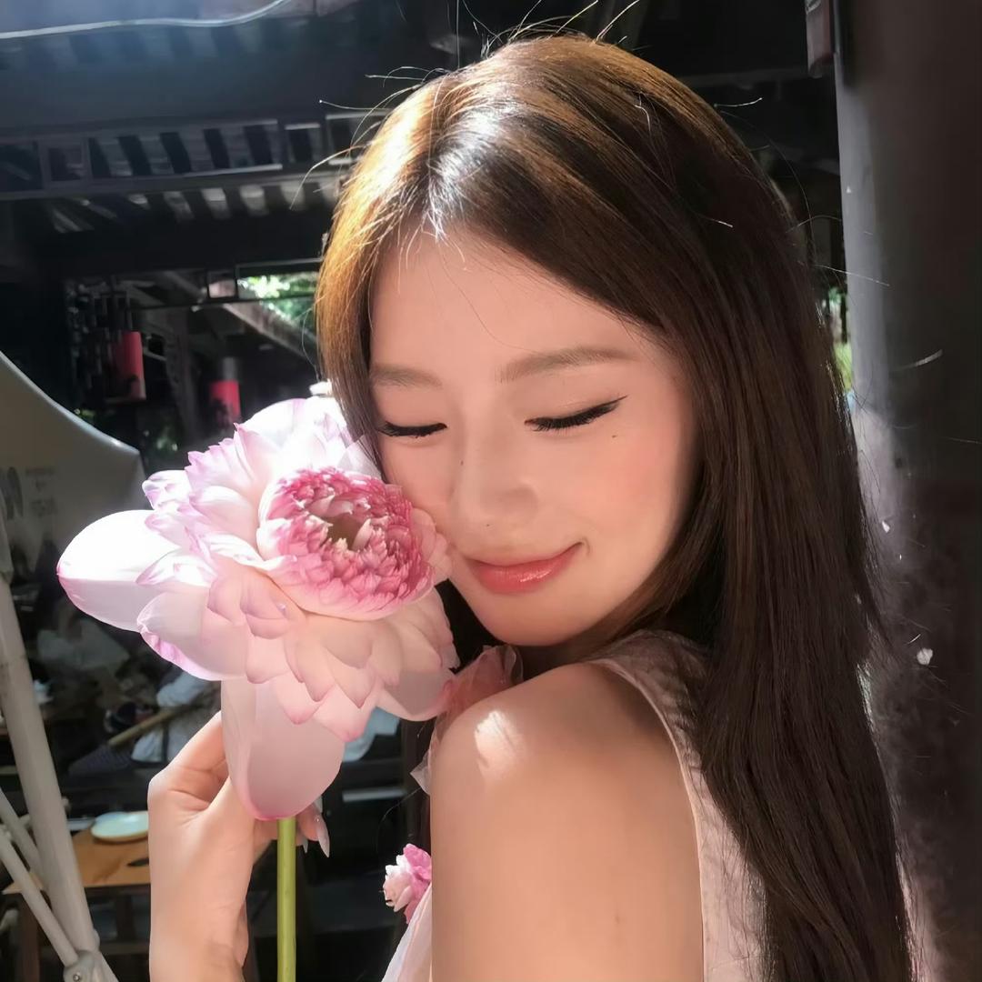 爱吃草莓小蛋糕