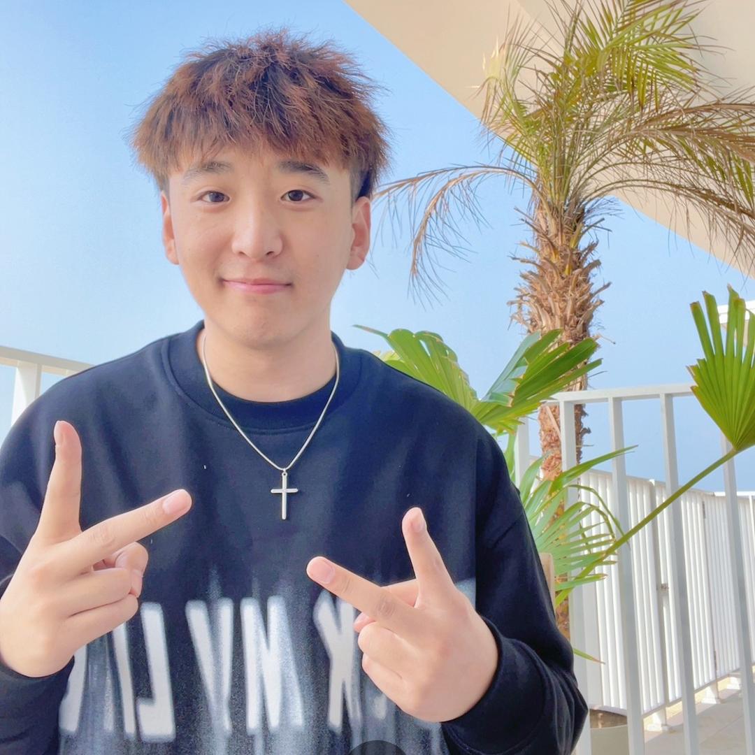 阿伟真不爱看擦边