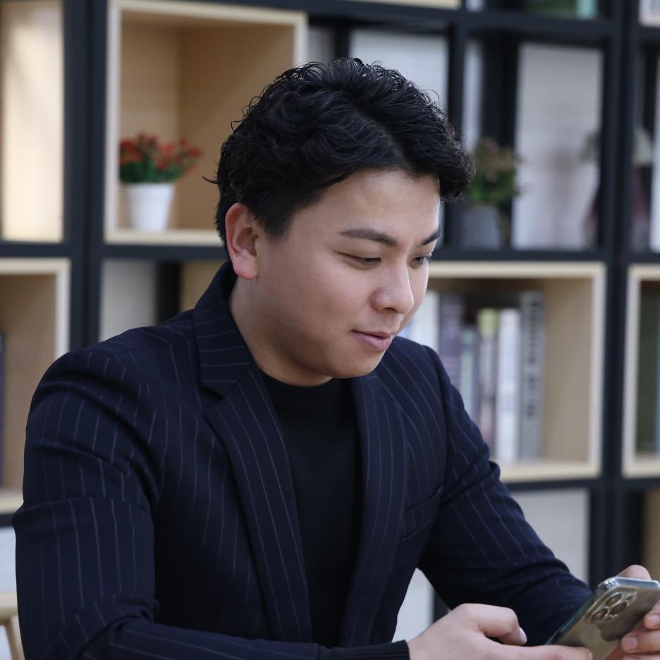 黄偉同学