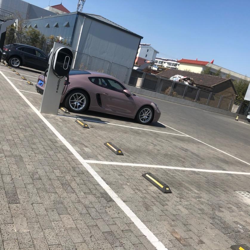 请叫我小葛就好