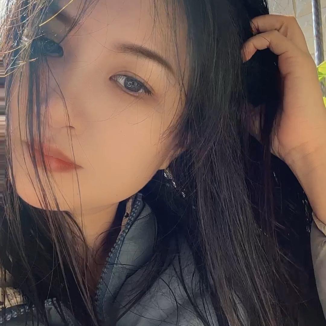 @何筱筱呀