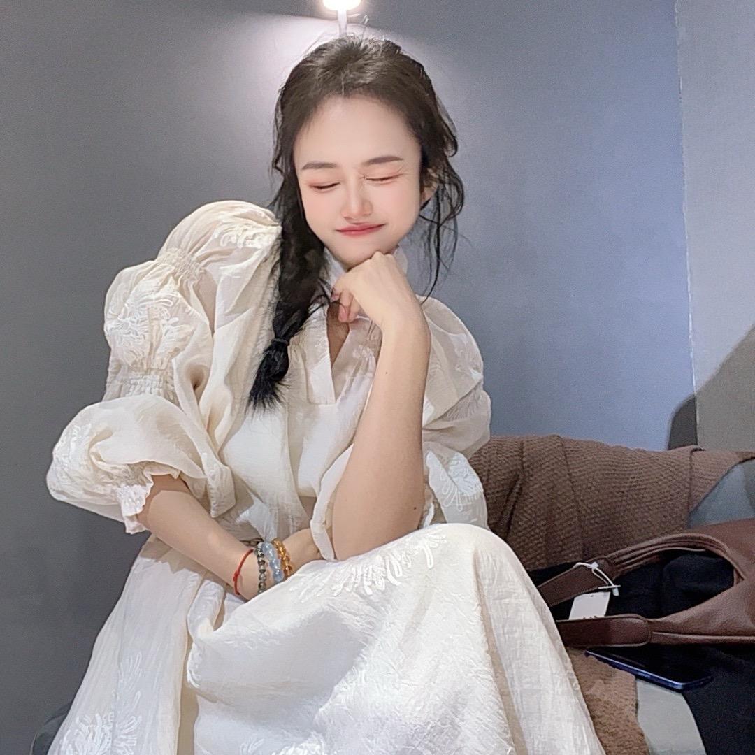 柏达乌（qunqun）时尚女装