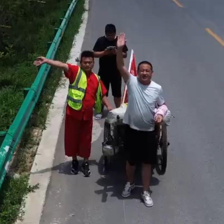 富平涛涛（架子车徒步西藏）