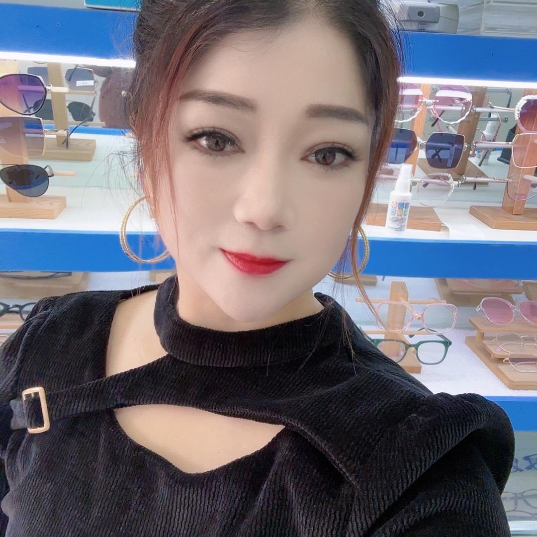 武玲（眼镜店）