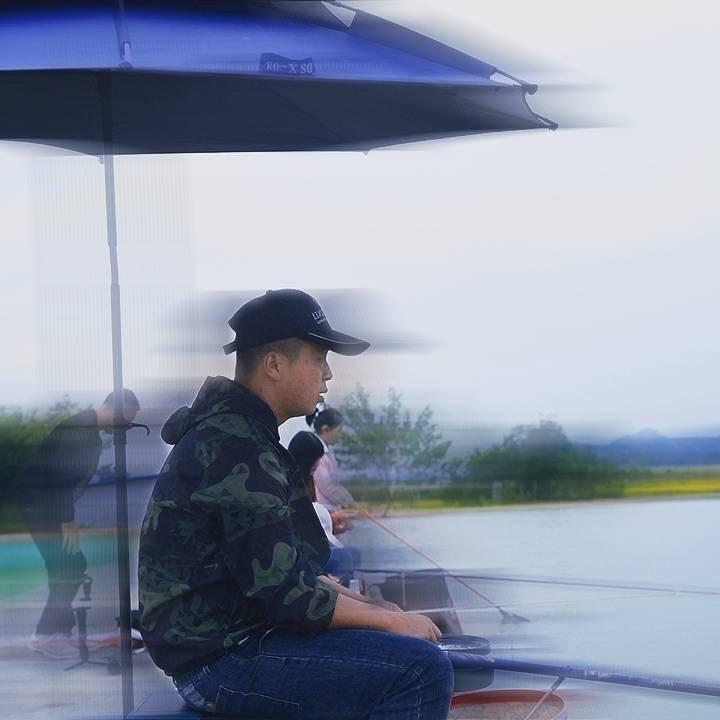 大雨钓鱼🎣