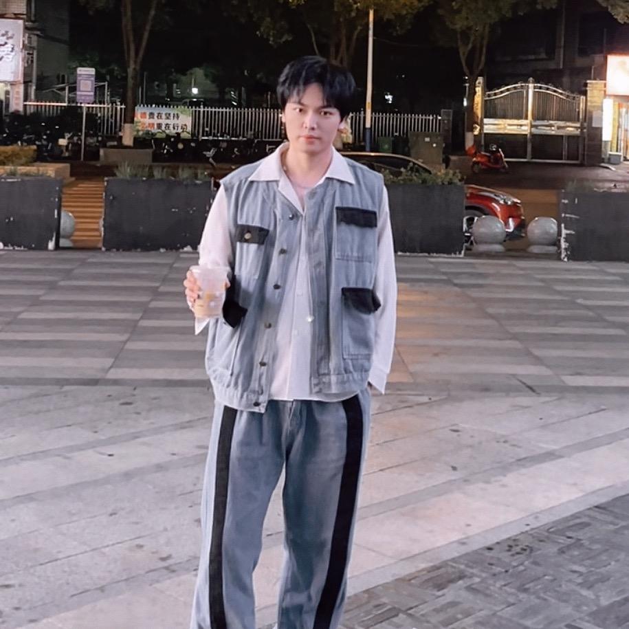 磊同学（记忆里的妈妈）原唱