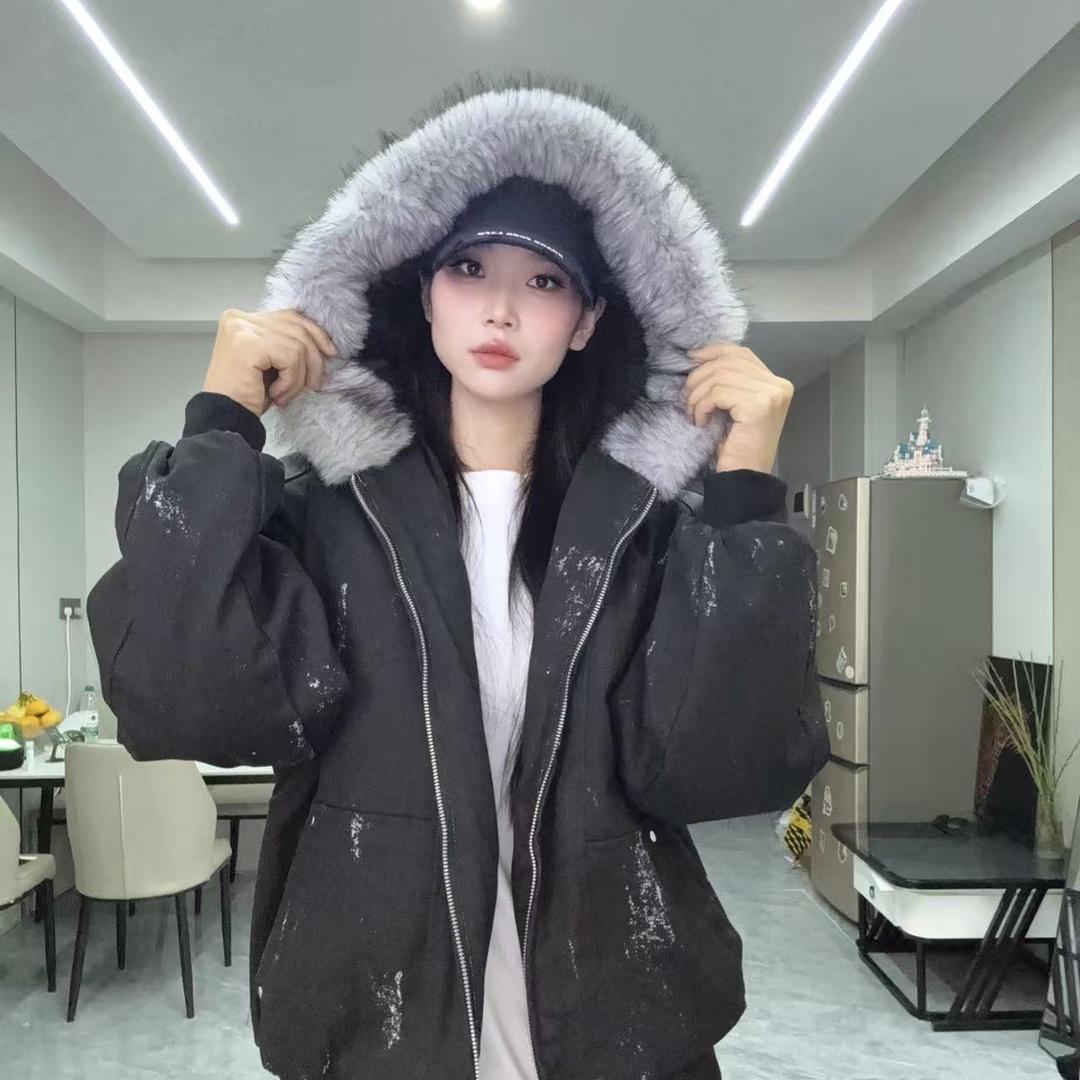 依依中性穿搭服饰