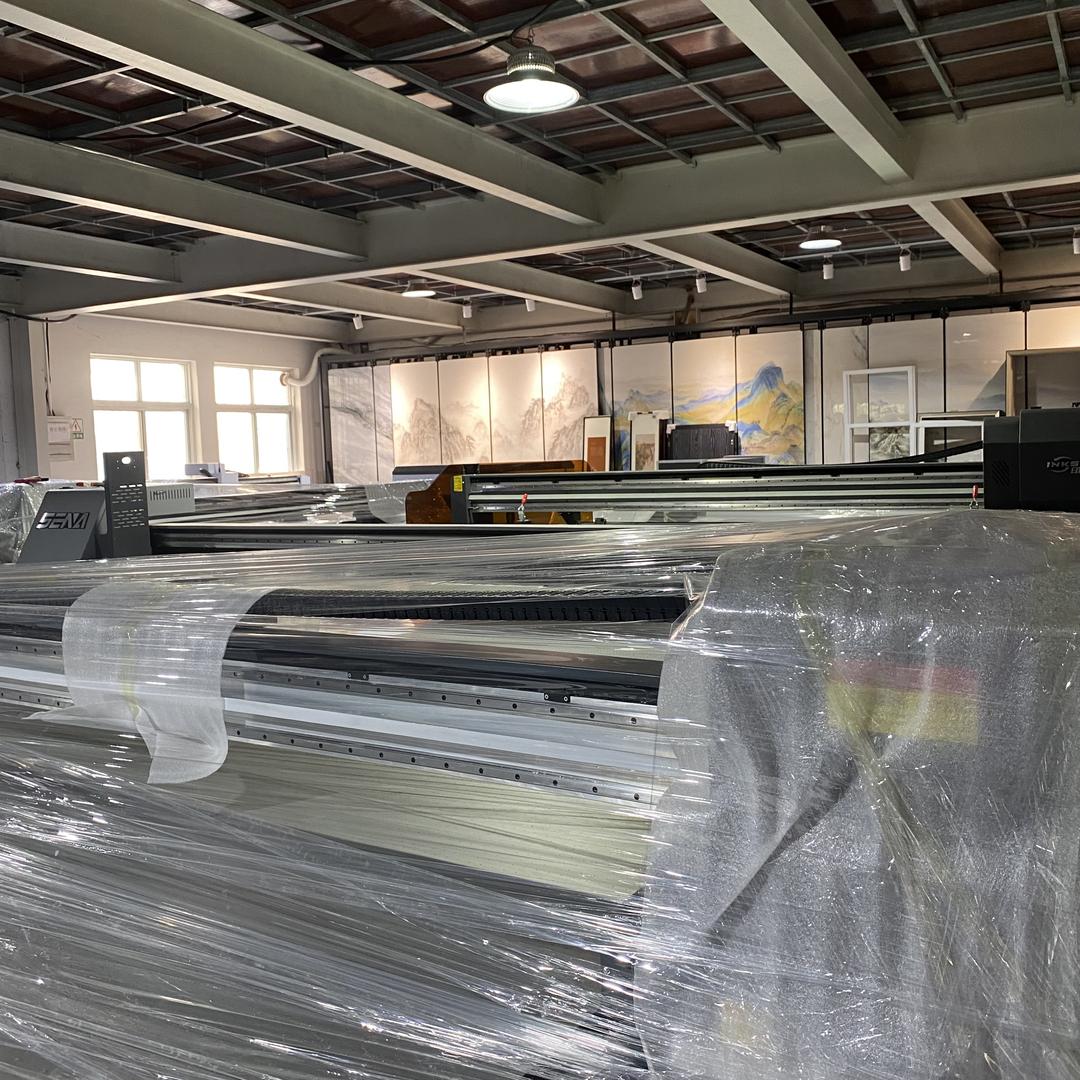 颜艺-玻璃光刻机·UV打印机工厂