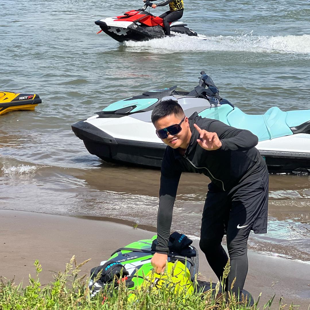 兵哥 动力冲浪板