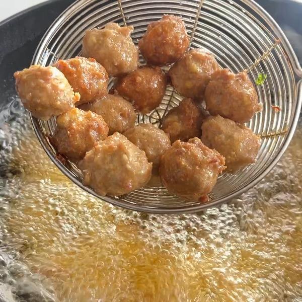 阜平首家纯手工现炸丸子