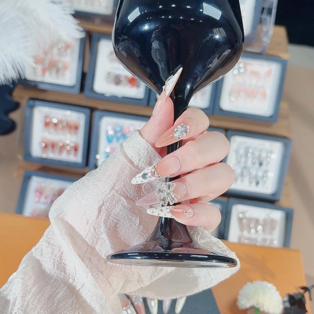 熊小小纯手工穿戴甲