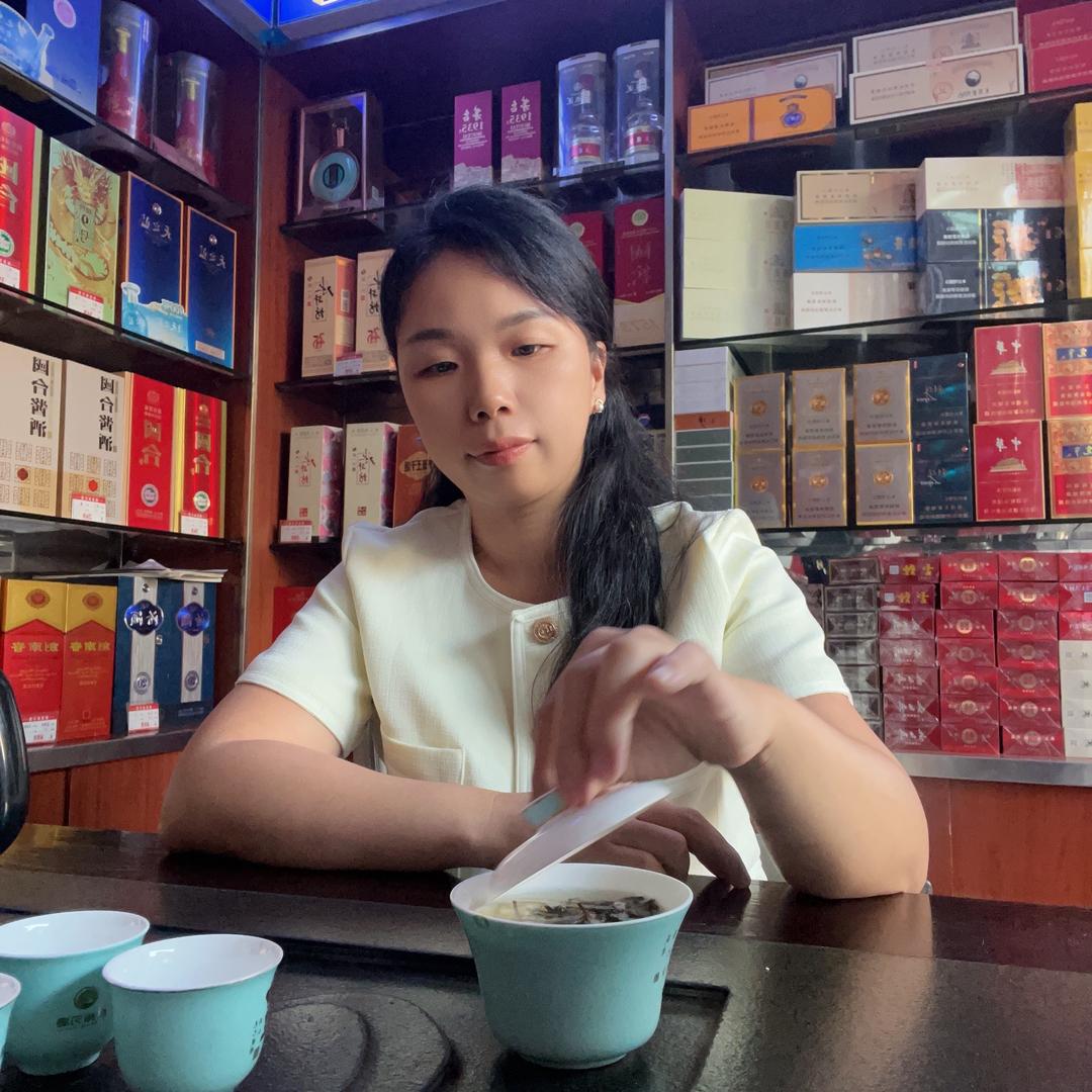 贩卖快乐的老板娘
