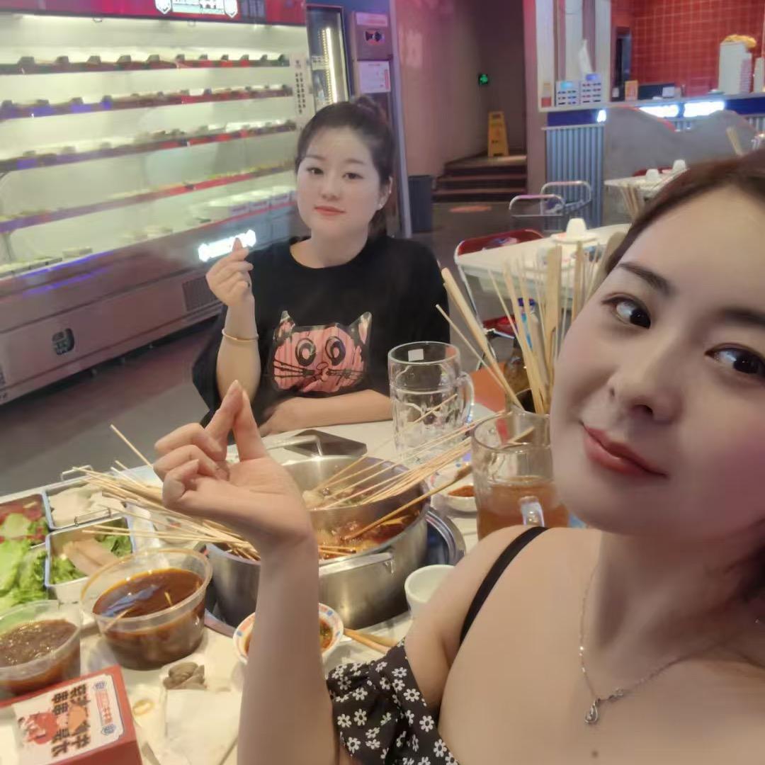爱喝酒的小女子