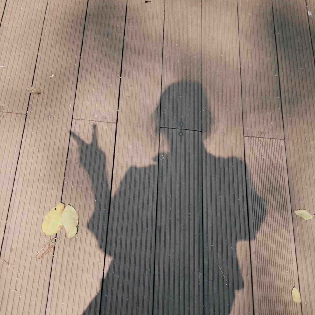 不是小卢～