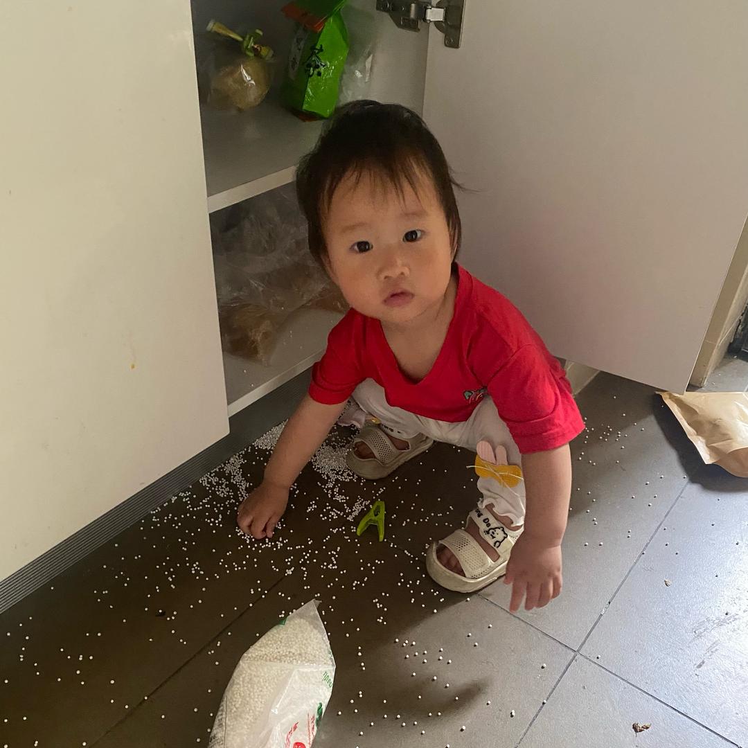 李咩咩_