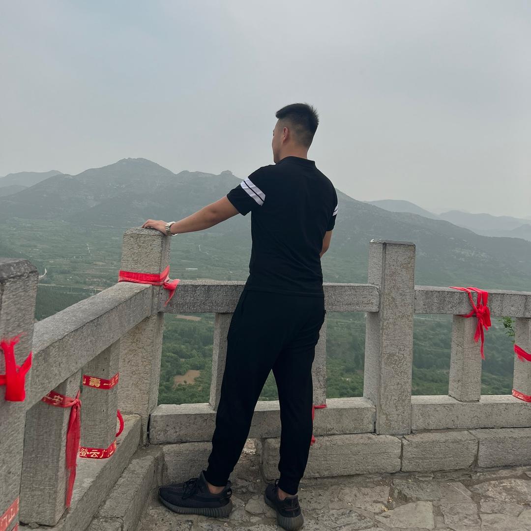 杨·