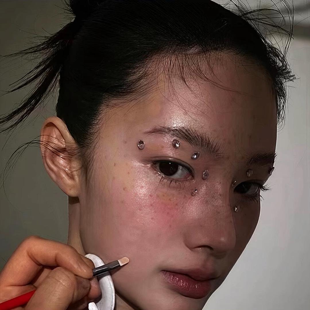 𝑹𝑬
