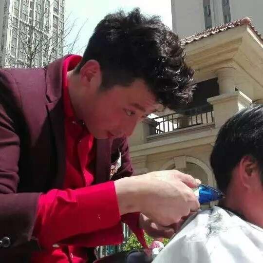 郑州美发-发型师阿伟