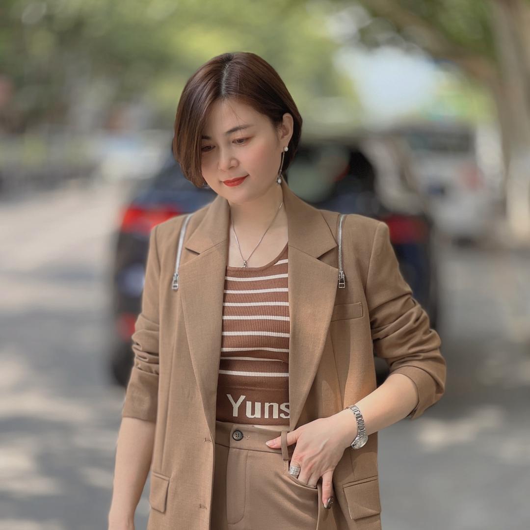 蒙城锦衣王朝服饰刘惠君