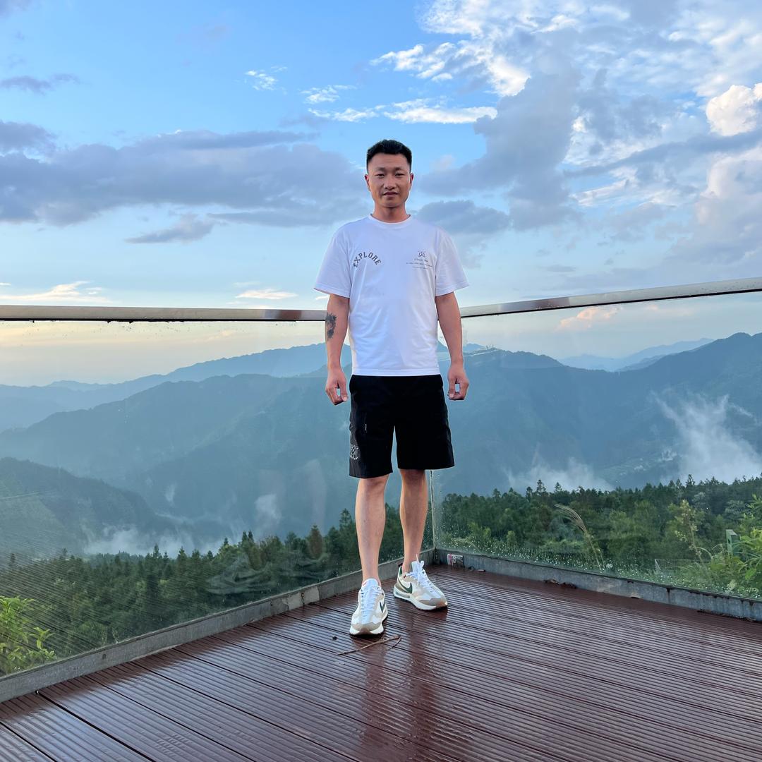 助亮实木楼梯扶手批发