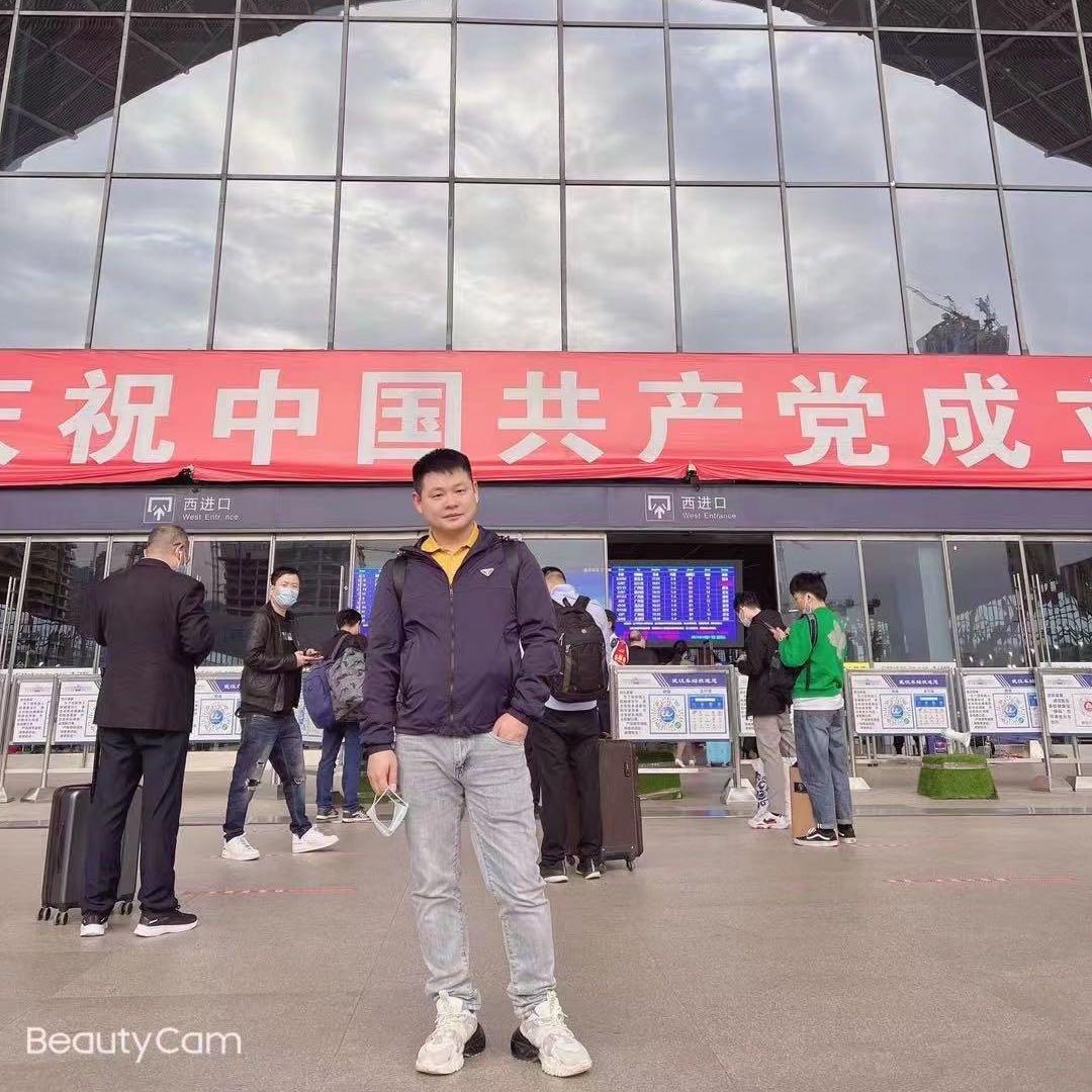 百威小张同学