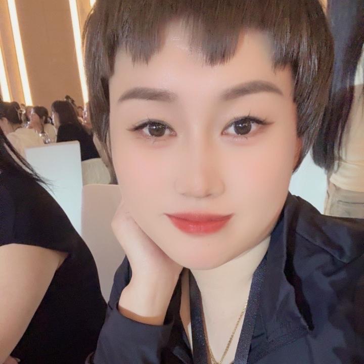 内黄金羽杰服装门市