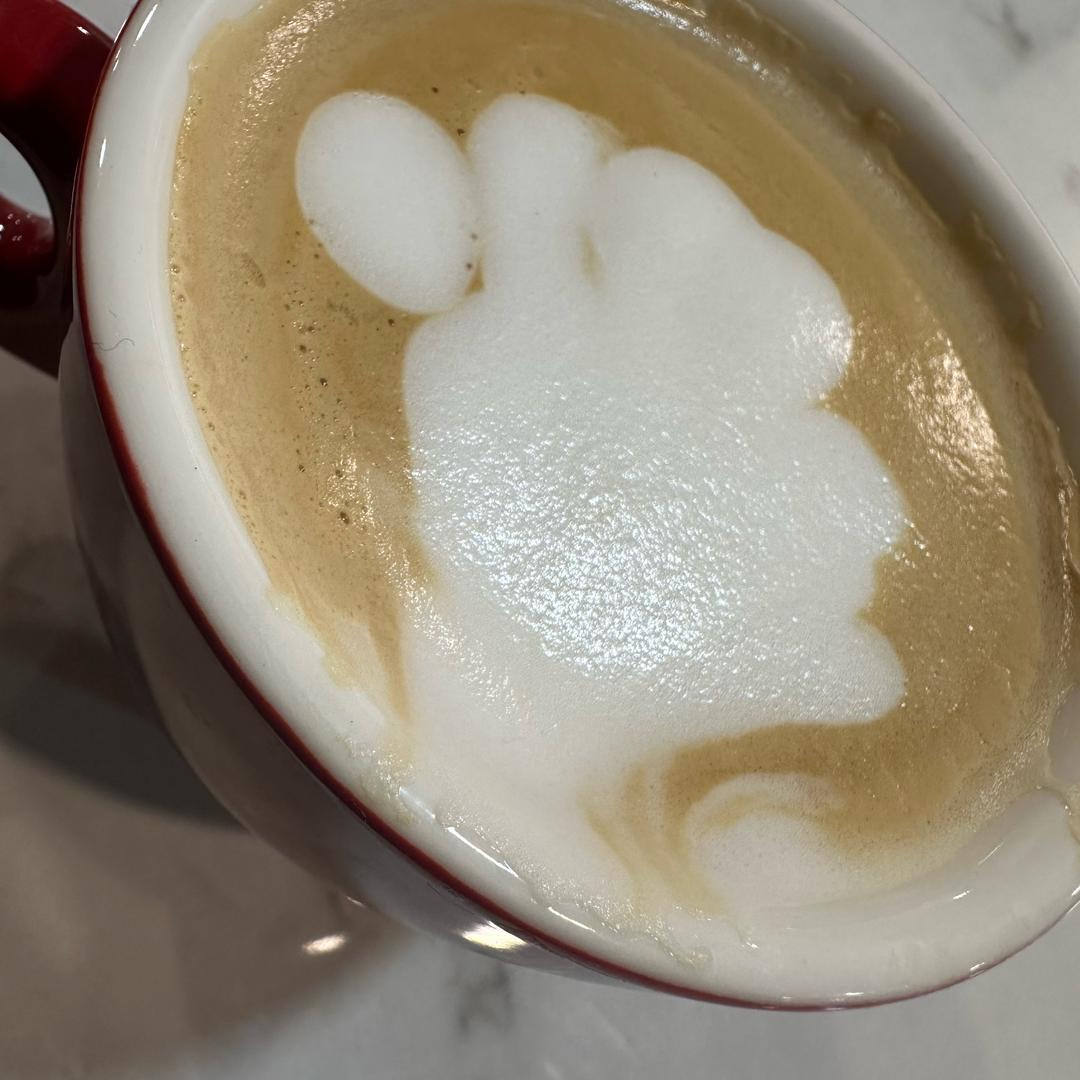 美少女爱吃黄油面包