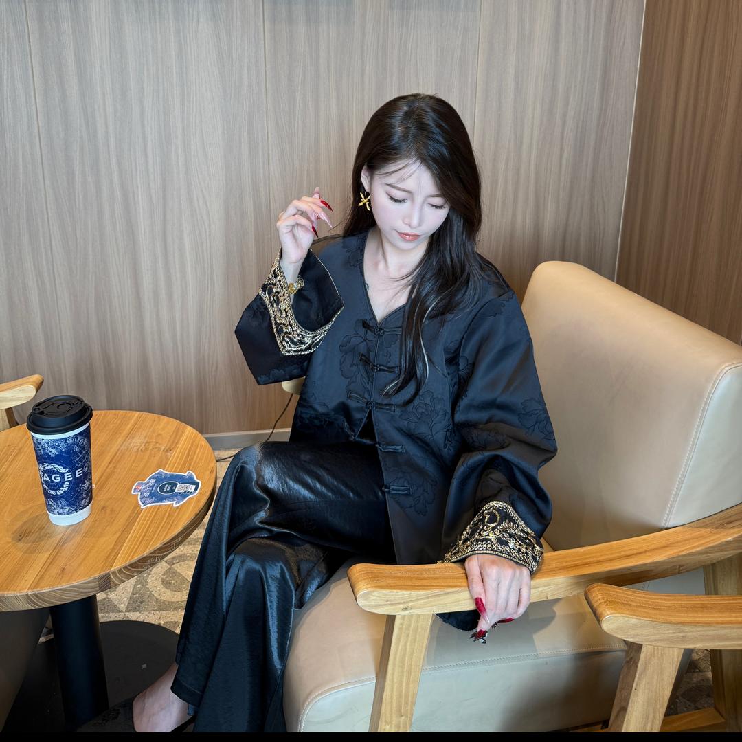 🌷带刺的玫瑰🥀