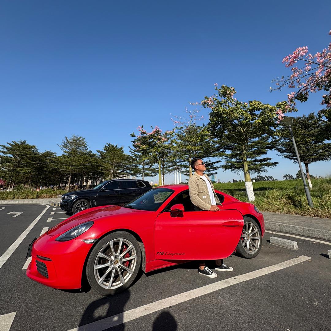 阿彪撩车