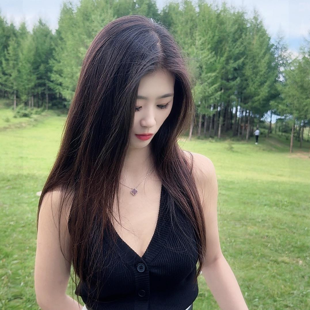 雅鹿男装、小李。